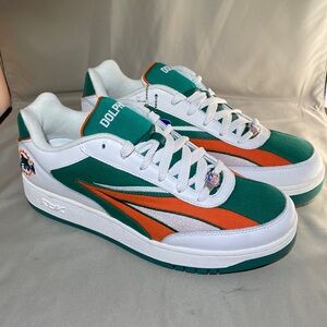 Men’s NEW Reebok Dolphins Shoes Size 11